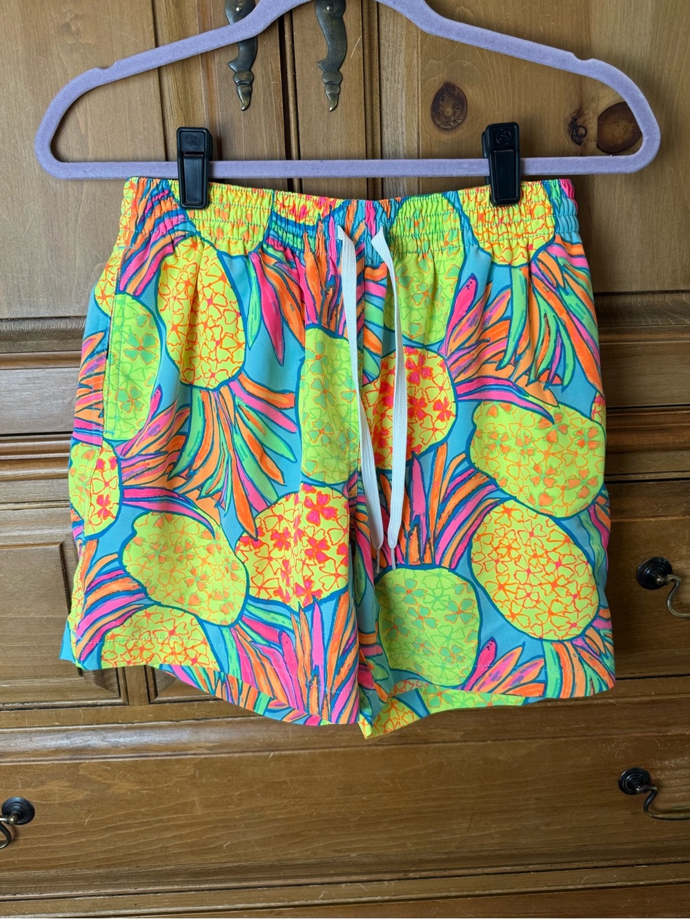 Chubbies Men’s Pineapple Print Drawstring Swim Shorts - Bright Multicolor